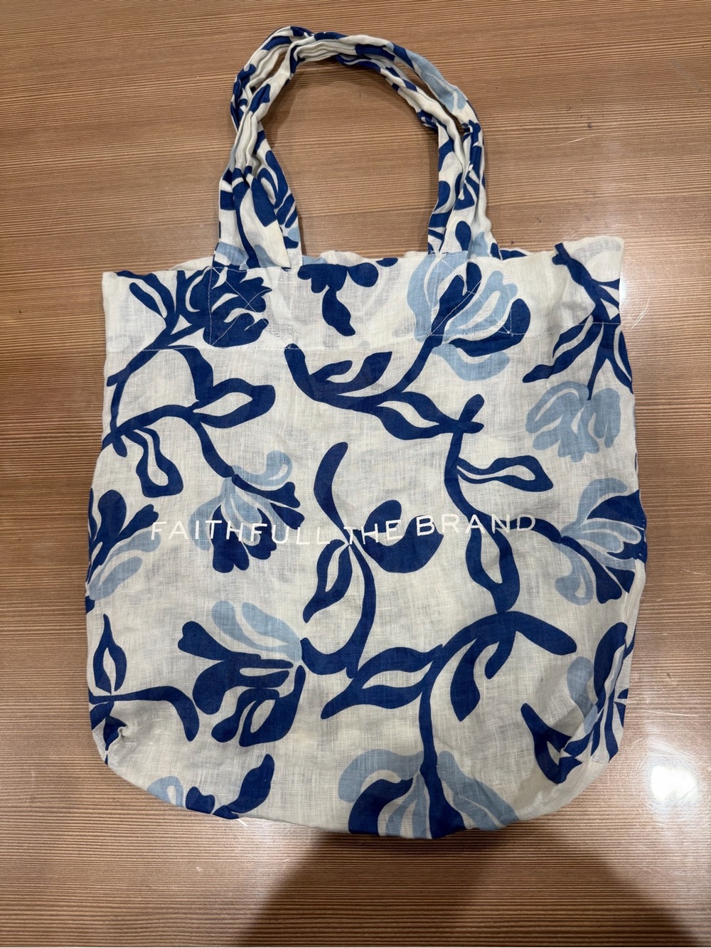 Faithfull The Brand Ensola Tote Bag 100% Linen Blue Floral White Beach Market